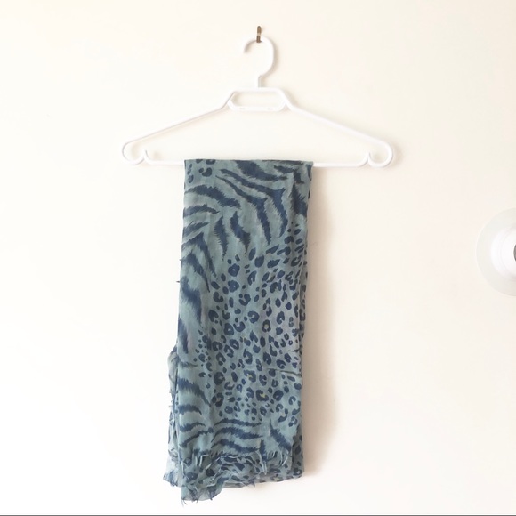 🛍 3/$20 Pattern Scarf - Picture 9 of 15